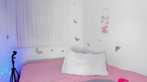 Snapshot of lucygarciia chatting on 01-07-26, 07:16 Lucy online show from 01-07-26, 07:16