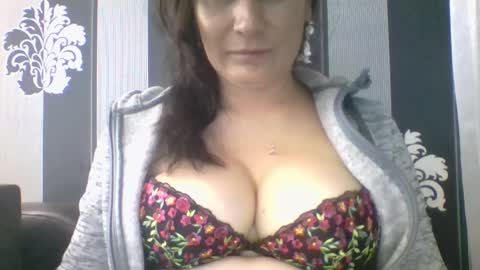 Snapshot of lucyhot6 chatting on 09-16-25, 09:32 lucybylucy online show from 09-16-25, 09:32