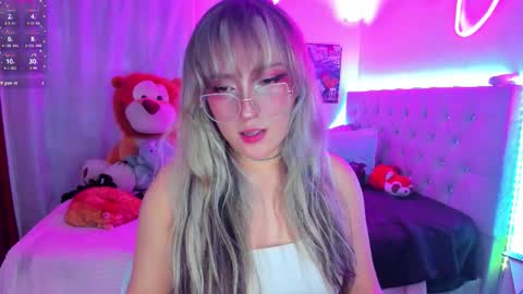 Snapshot of lucylane_ chatting on 09-23-25, 04:59 Lucy online show from 09-23-25, 04:59