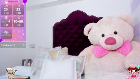 Snapshot of lucyluy chatting on 12-12-24, 08:03 Instagramlucyluy10 online show from 12-12-24, 08:03