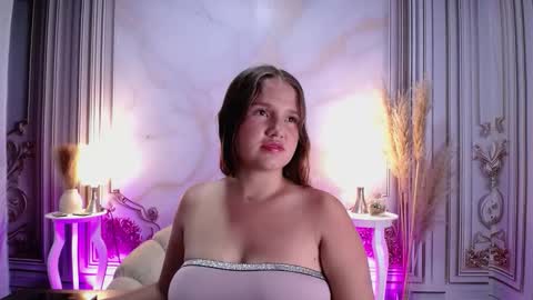 Snapshot of lucymilky chatting on 09-09-25, 02:22 Lucy  online show from 09-09-25, 02:22