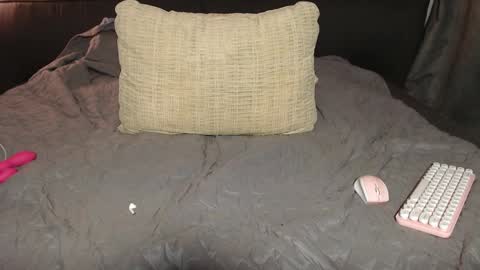 Lucy online show from 03-12-25, 02:56