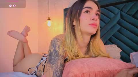 Snapshot of lucyvega4 chatting on 10-17-25, 04:59 Lucy online show from 10-17-25, 04:59