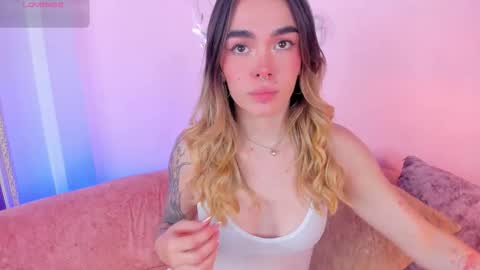 Snapshot of lucyvega4 chatting on 10-24-25, 05:04 Lucy online show from 10-24-25, 05:04