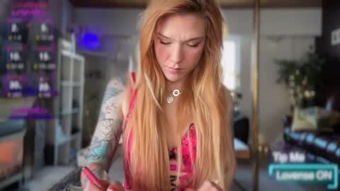 Luubeam             INSTA luubeammm TWITTER lunaisreallycu1 online show from 01-13-25, 06:38