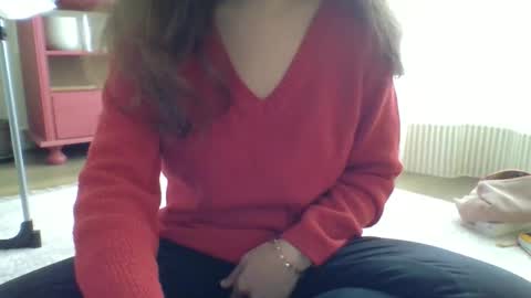 Lucie online show from 10-26-25, 01:06