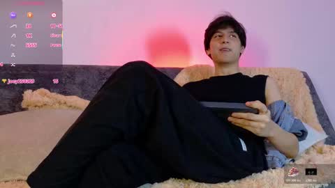 Snapshot of lui_x_dust chatting on 02-19-26, 05:47 Lui online show from 02-19-26, 05:47