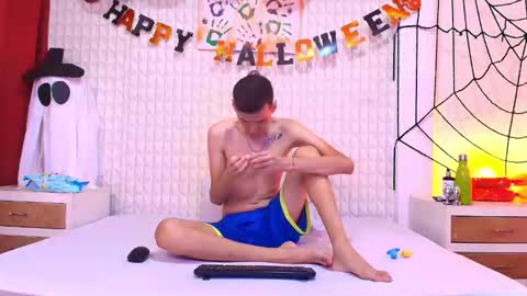 Snapshot of luigimarchetti chatting on 10-25-25, 08:36 luigimarchetti online show from 10-25-25, 08:36