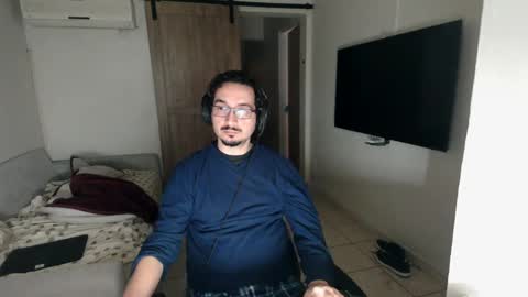 luis_flr online show from 01-13-25, 05:01