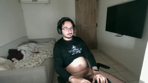 luis_flr online show from 01-22-25, 04:44