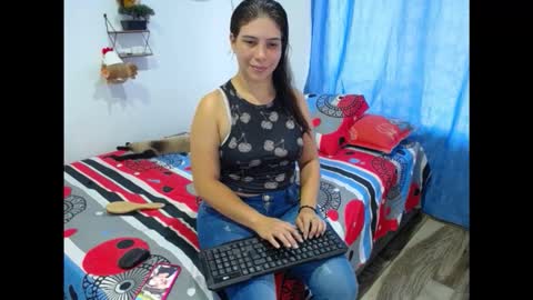 luisaangel19 online show from 10-11-25, 08:29