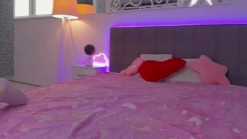 LuisaClover online show from 04-15-26, 06:20