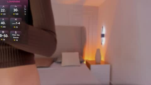 L U I S A online show from 12-16-25, 08:25