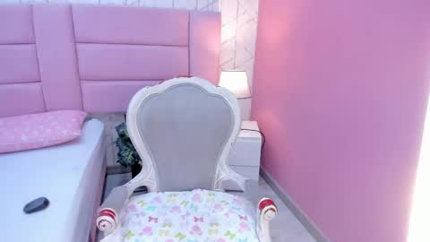 Luisa Jones online show from 09-10-25, 01:44