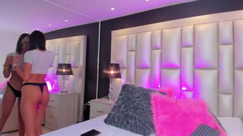 Luisa  online show from 10-24-25, 04:20