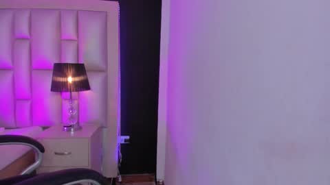 Snapshot of luisajonnes_ chatting on 01-10-26, 01:51 Luisa online show from 01-10-26, 01:51