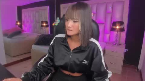 Snapshot of luisajonnes_ chatting on 02-18-26, 03:41 Luisa online show from 02-18-26, 03:41