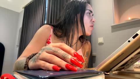 Snapshot of luisamonsterdick chatting on 10-21-25, 09:54 Luisa Monsters online show from 10-21-25, 09:54