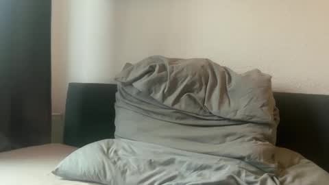 Snapshot of luisbadx chatting on 11-16-25, 12:22 Luis Badx online show from 11-16-25, 12:22