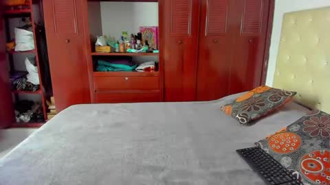 Luissa online show from 01-15-25, 01:09