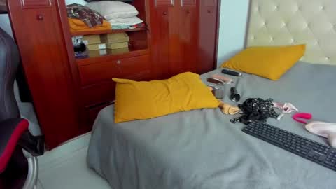 Luissa online show from 03-08-25, 04:56