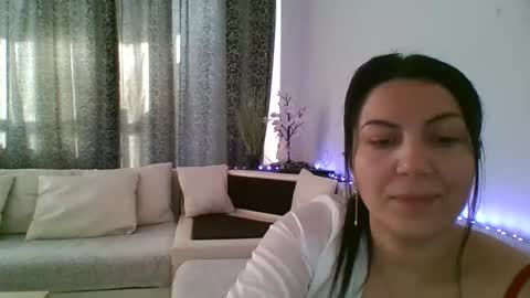 Snapshot of luissajames chatting on 01-12-26, 09:36 luissajames online show from 01-12-26, 09:36