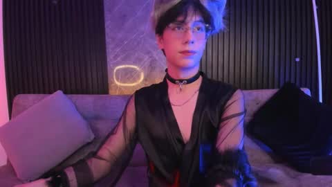 luixdust1 online show from 10-30-25, 07:54