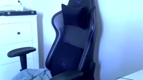 luizacandy online show from 11-06-25, 05:58