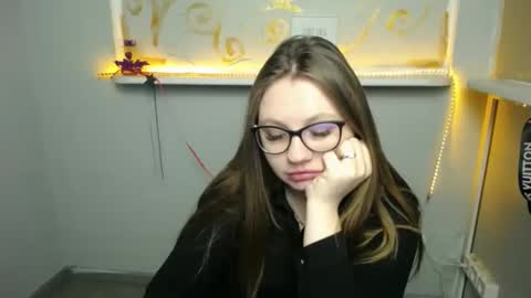 Snapshot of luizaheems_ chatting on 02-14-25, 10:59 Luiza online show from 02-14-25, 10:59