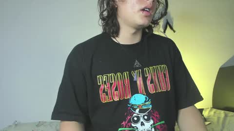 Snapshot of lukashollow chatting on 12-06-24, 02:35 lukas 3 online show from 12-06-24, 02:35