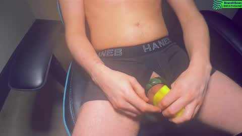 Snapshot of lukatripp chatting on 02-27-25, 08:20 lukatripp online show from 02-27-25, 08:20