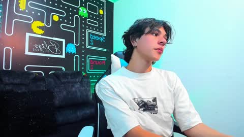 Snapshot of luke_howland chatting on 01-14-25, 08:26 Luke online show from 01-14-25, 08:26