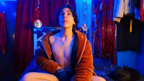 Snapshot of luke_howland chatting on 02-19-25, 09:25 Luke online show from 02-19-25, 09:25