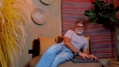 Luke Crews online show from 03-01-25, 02:15