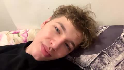 Snapshot of lukedesirable chatting on 01-10-25, 08:26 lukedesirable online show from 01-10-25, 08:26