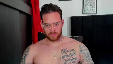 Snapshot of lukeglanton17 chatting on 01-05-25, 07:28 Luke online show from 01-05-25, 07:28