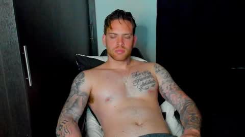 Snapshot of lukeglanton17 chatting on 03-12-25, 06:07 Luke online show from 03-12-25, 06:07