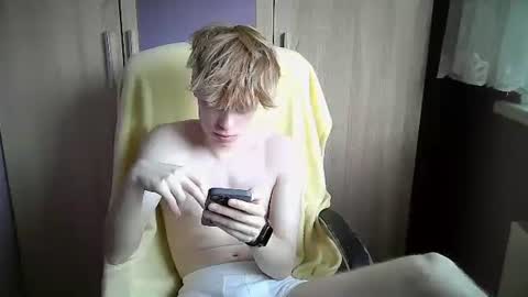 Snapshot of lukepaxley chatting on 05-23-26, 05:17 Luke Paxley online show from 05-23-26, 05:17