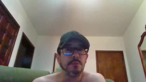 Snapshot of lukz88bigcock chatting on 12-28-24, 02:43 Luke online show from 12-28-24, 02:43