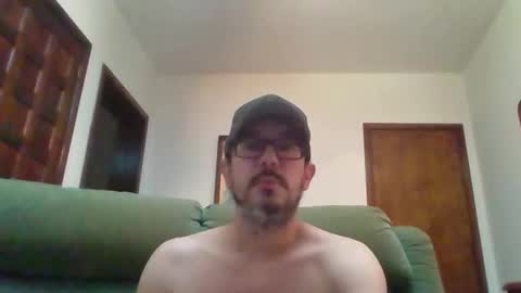 Snapshot of lukz88bigcock chatting on 01-12-25, 02:45 Luke online show from 01-12-25, 02:45