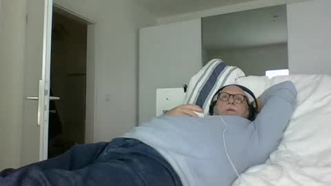 Snapshot of luley58 chatting on 01-30-25, 03:40 luley58 online show from 01-30-25, 03:40