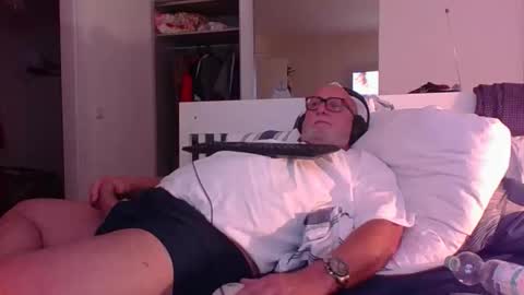 Snapshot of luley58 chatting on 09-10-25, 03:50 luley58 online show from 09-10-25, 03:50