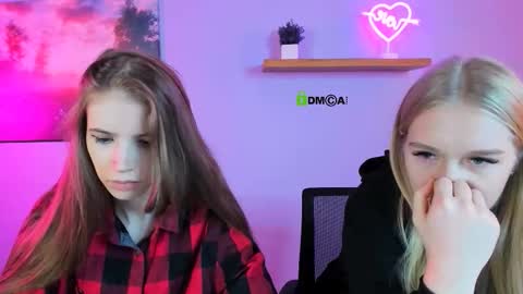 lulu_fly_ online show from 10-23-25, 08:57
