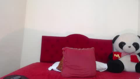 Snapshot of luluu_08 chatting on 01-21-25, 09:36 LULU online show from 01-21-25, 09:36