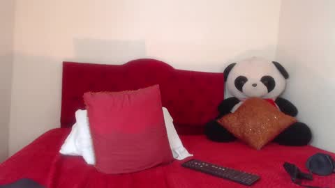 Snapshot of luluu_08 chatting on 03-11-25, 05:46 LULU online show from 03-11-25, 05:46