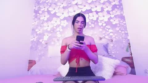 Snapshot of luluu_08 chatting on 10-16-25, 07:59 LULU online show from 10-16-25, 07:59