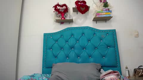 Snapshot of luly_blue chatting on 01-09-25, 04:19 Luly online show from 01-09-25, 04:19