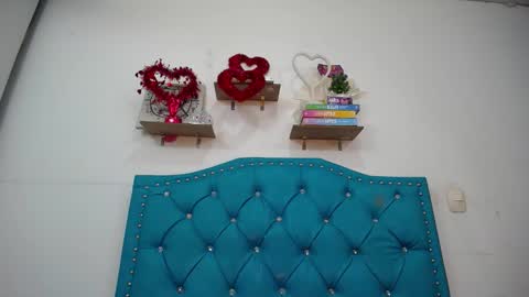 Snapshot of luly_blue chatting on 01-31-25, 05:19 Luly online show from 01-31-25, 05:19