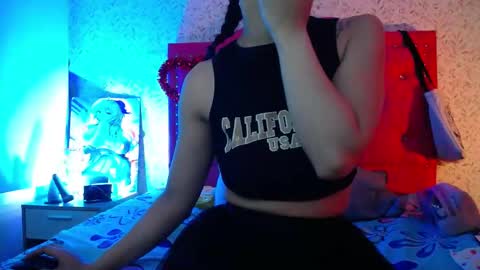 Snapshot of luly_blue chatting on 09-10-25, 03:17 Luly online show from 09-10-25, 03:17