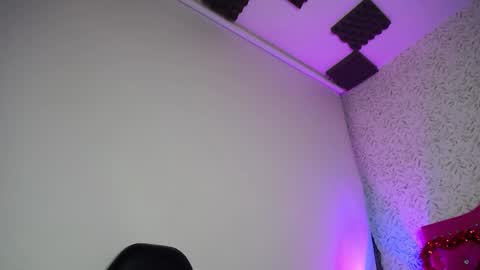 Snapshot of luly_blue chatting on 09-13-25, 04:56 Luly online show from 09-13-25, 04:56